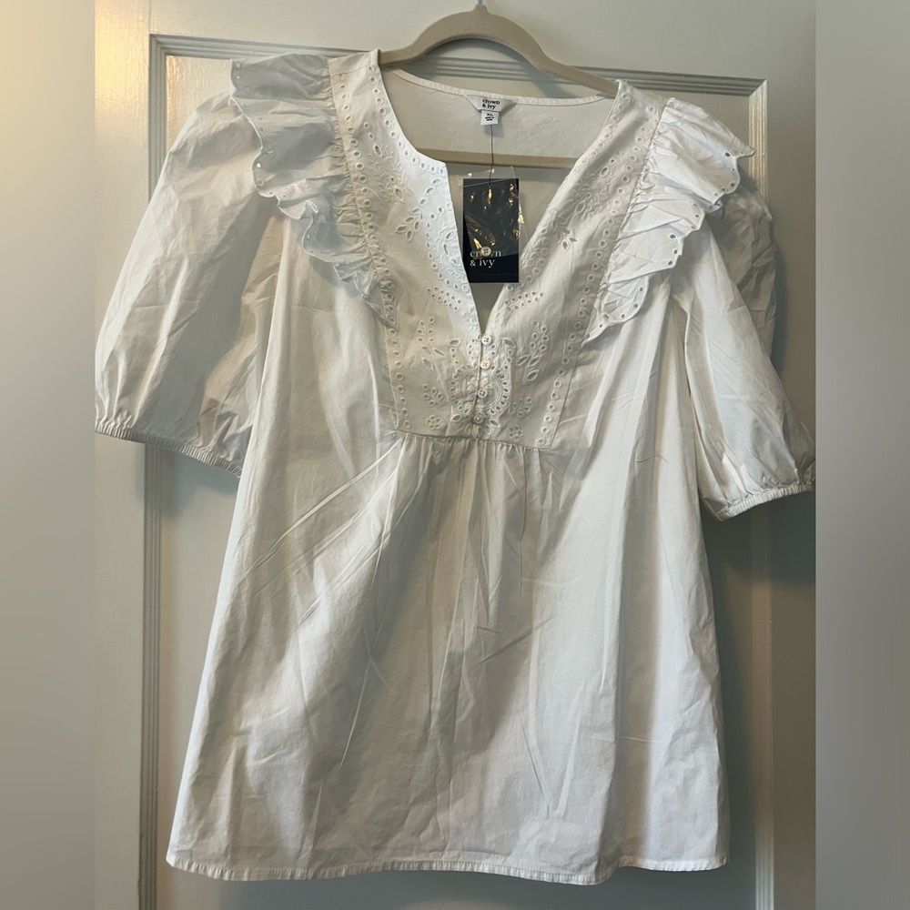 Crown & Ivy white ruffled eyelet top XL